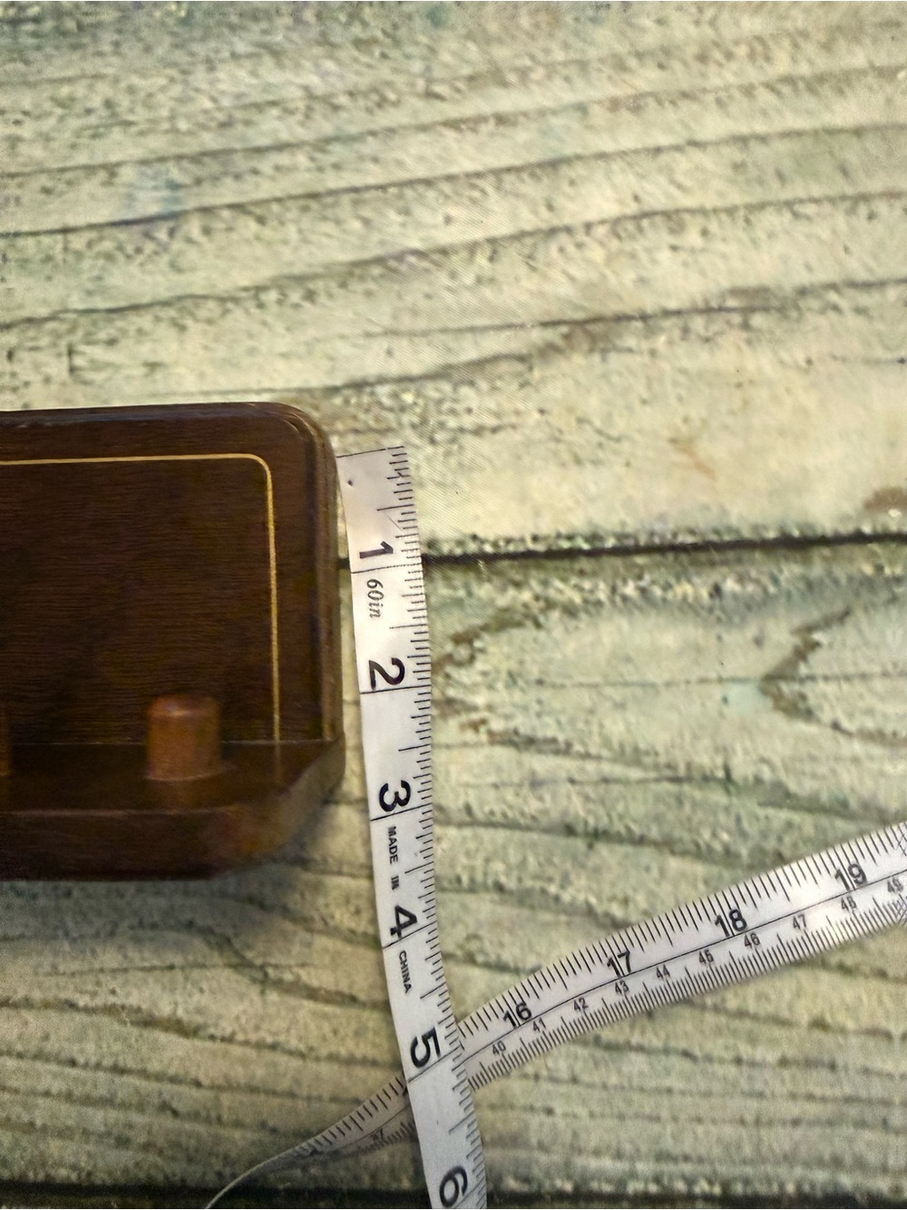 Vintage little wooden thimble display wall shelf. Trinkets. - Picture 3 of 5